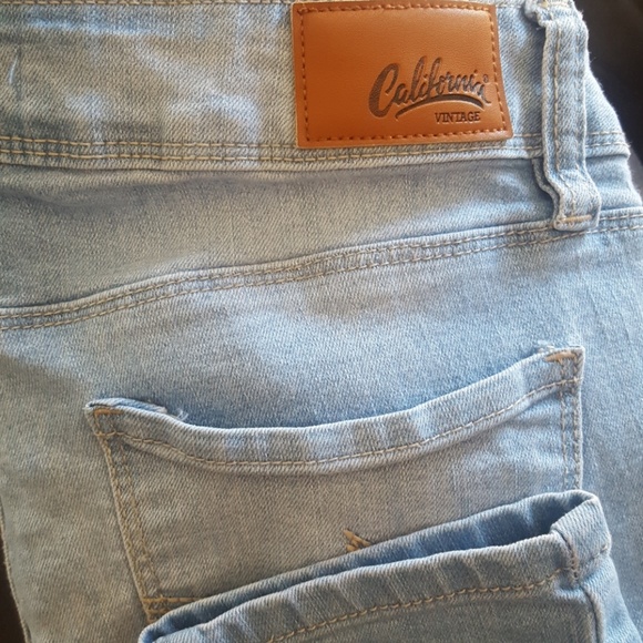 California Vintage | Light Wash Skinny Jeans | 7 - Picture 8 of 8